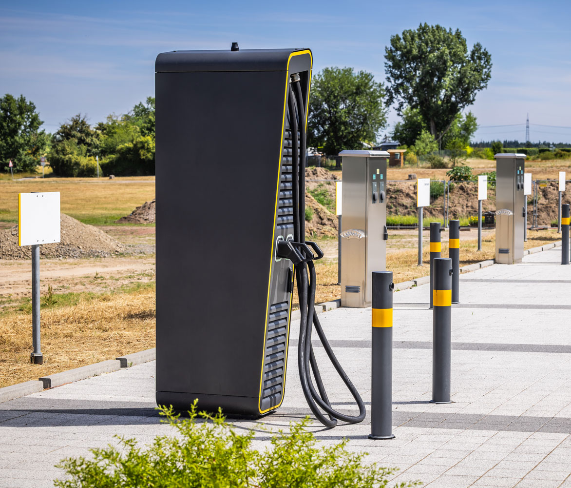 LEaD Charging baut Ihren leistungsstarken Ladepark mit bis zu
4 Hyperchargern.